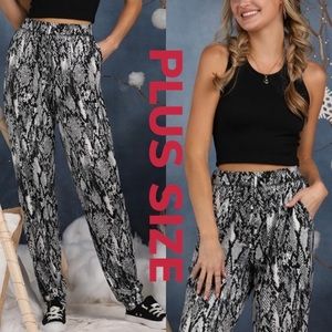 🆕 Plus Size Snakeskin Joggers 🆕